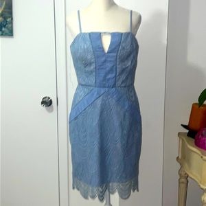 🌹HERLYN Stunning Pale Blue Lace Size M Fully Lined MIDI Dress!